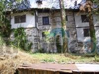 House in Shiroka Laka